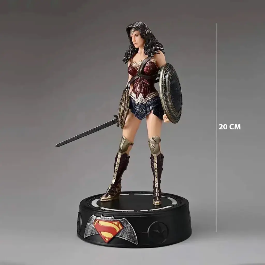 Wonder Woman 20cm Led Base Figure ( Blister+Box )