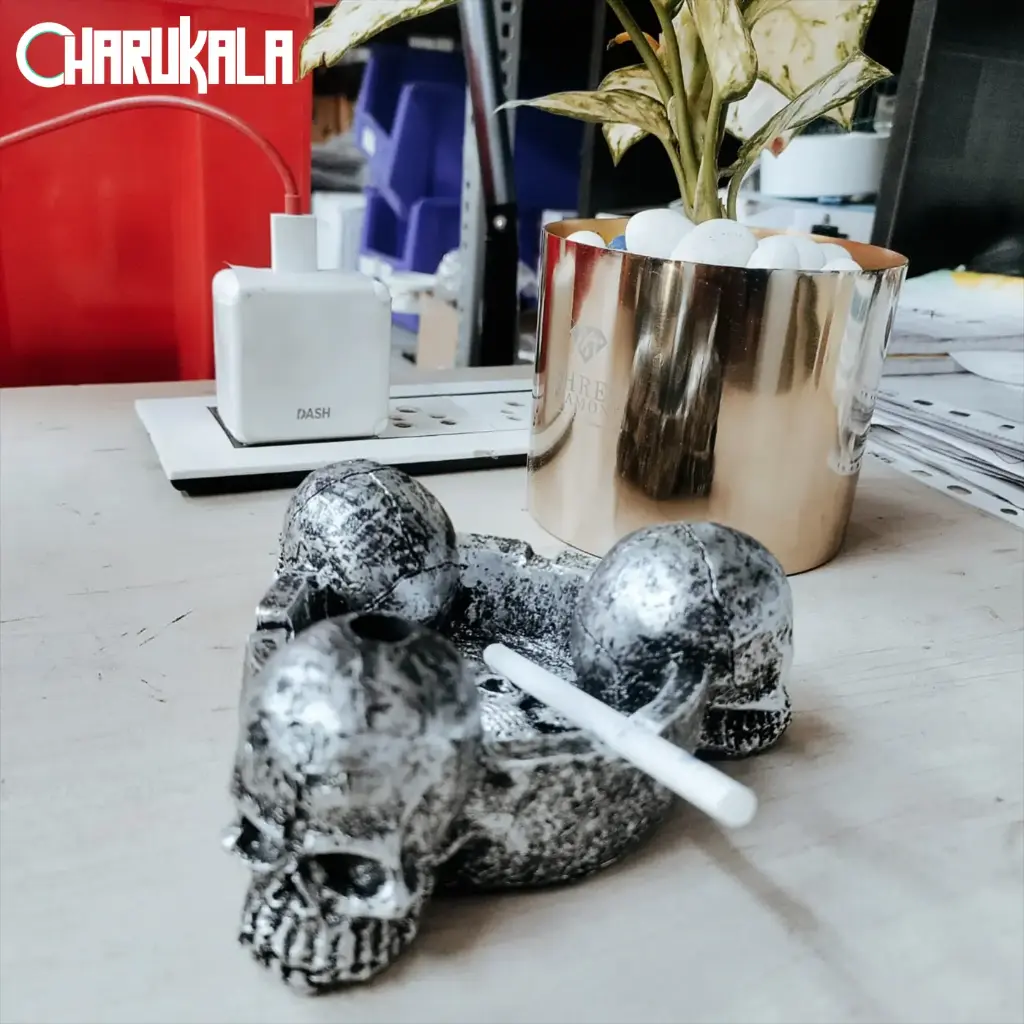 Skull Black round Premium Detailed ashtray